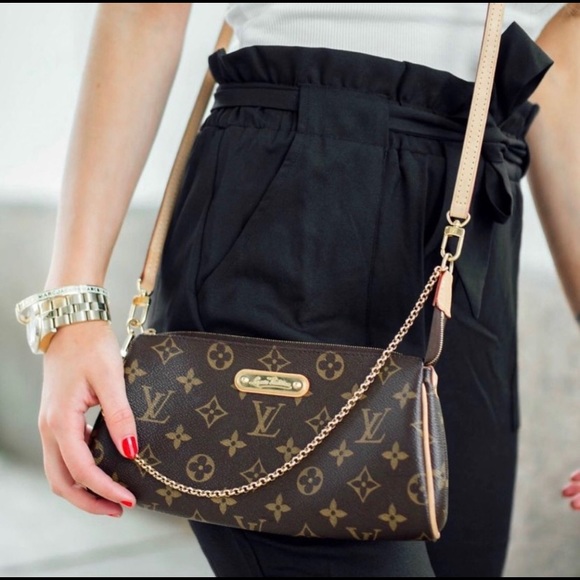 Louis Vuitton Eva monogram bag(bag discontinued). - Picture 6 of 16